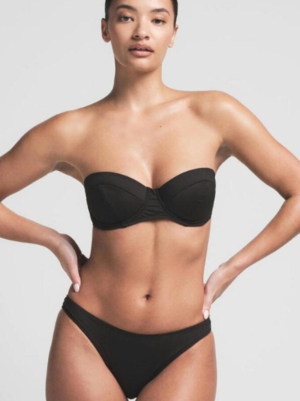 Skims SIGNATURE SWIM STRAPLESS UNDERWIRE TOP NWT